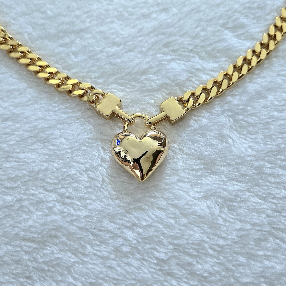 Eye👁 Candy🍬 Gold💛 Flat Cuban🇨🇺 Link Chain⛓️ With Heart♥️ Pendant - NWT - Picture 8 of 16